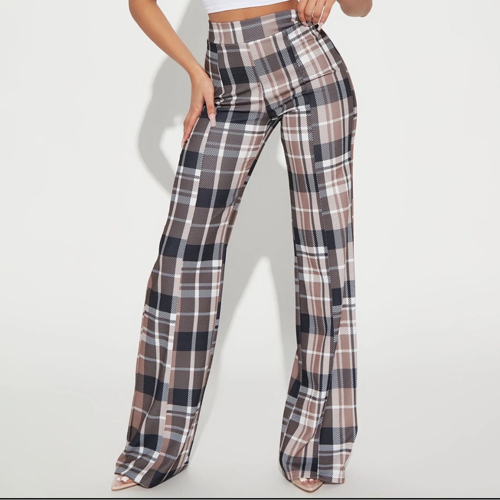 Fashion Nova - tall, Victoria, high waisted, dress pants, plaid. Size small.